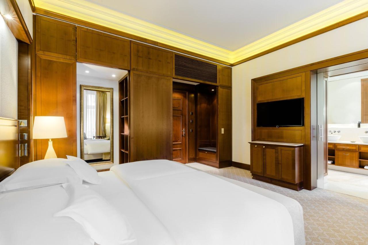 Excelsior Hotel Ernst Am Dom Köln Ngoại thất bức ảnh A bedroom at the hotel