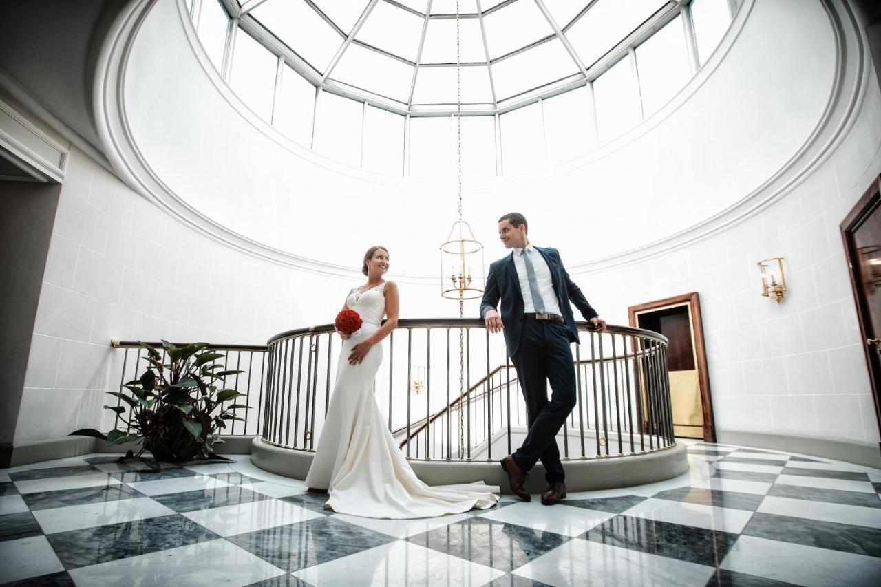 Excelsior Hotel Ernst Am Dom Köln Ngoại thất bức ảnh Wedding couple at the Hotel
