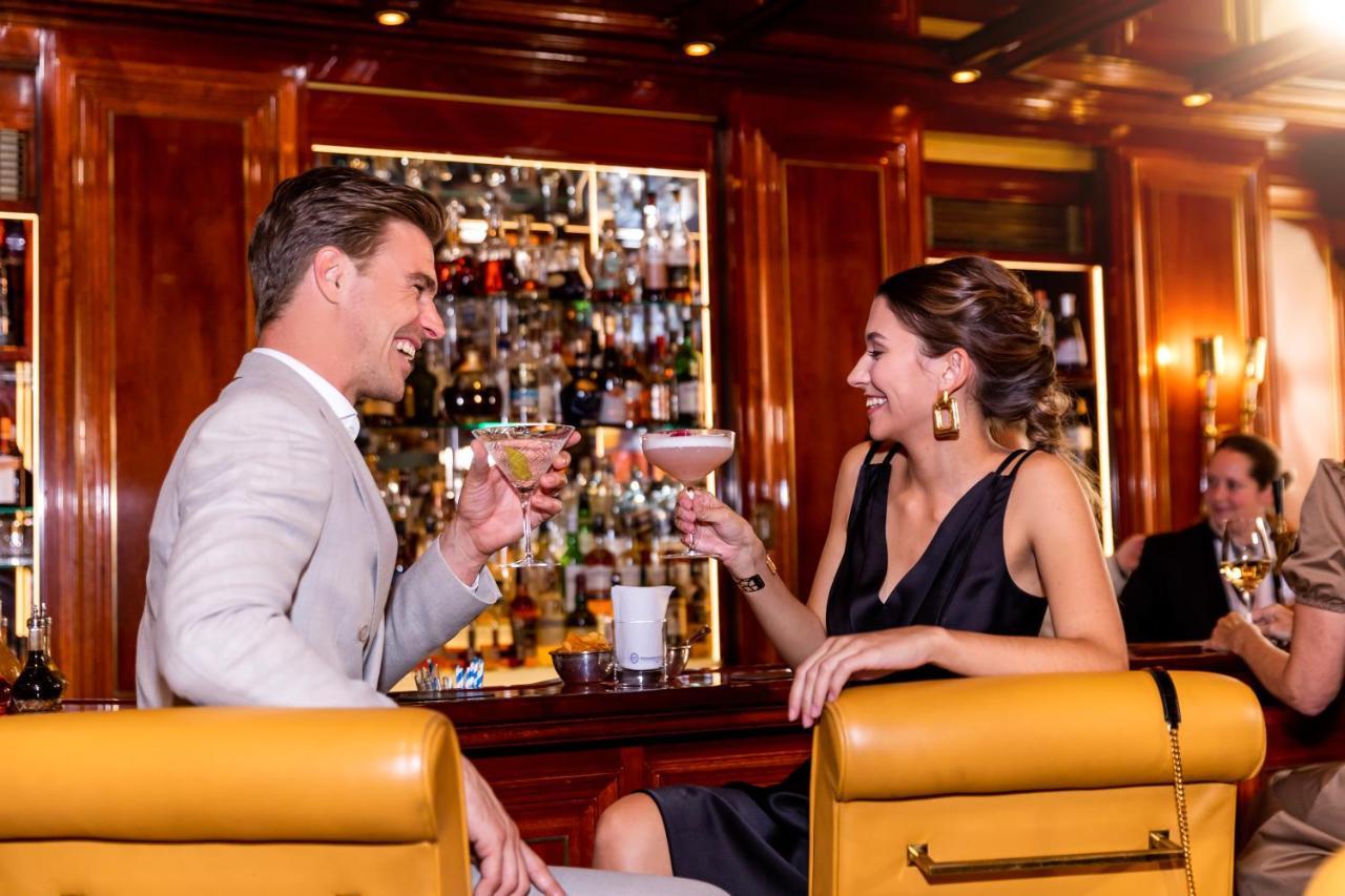 Excelsior Hotel Ernst Am Dom Köln Ngoại thất bức ảnh The bar on board the Blue Train