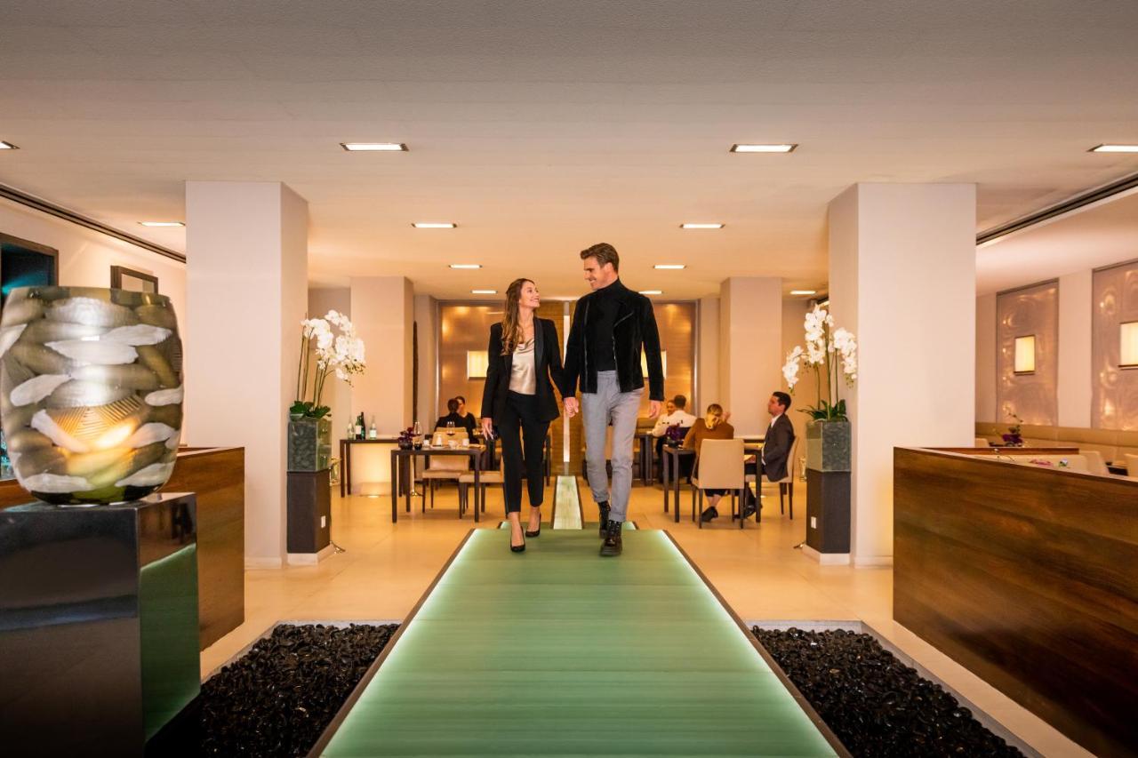 Excelsior Hotel Ernst Am Dom Köln Ngoại thất bức ảnh The Green Carpet