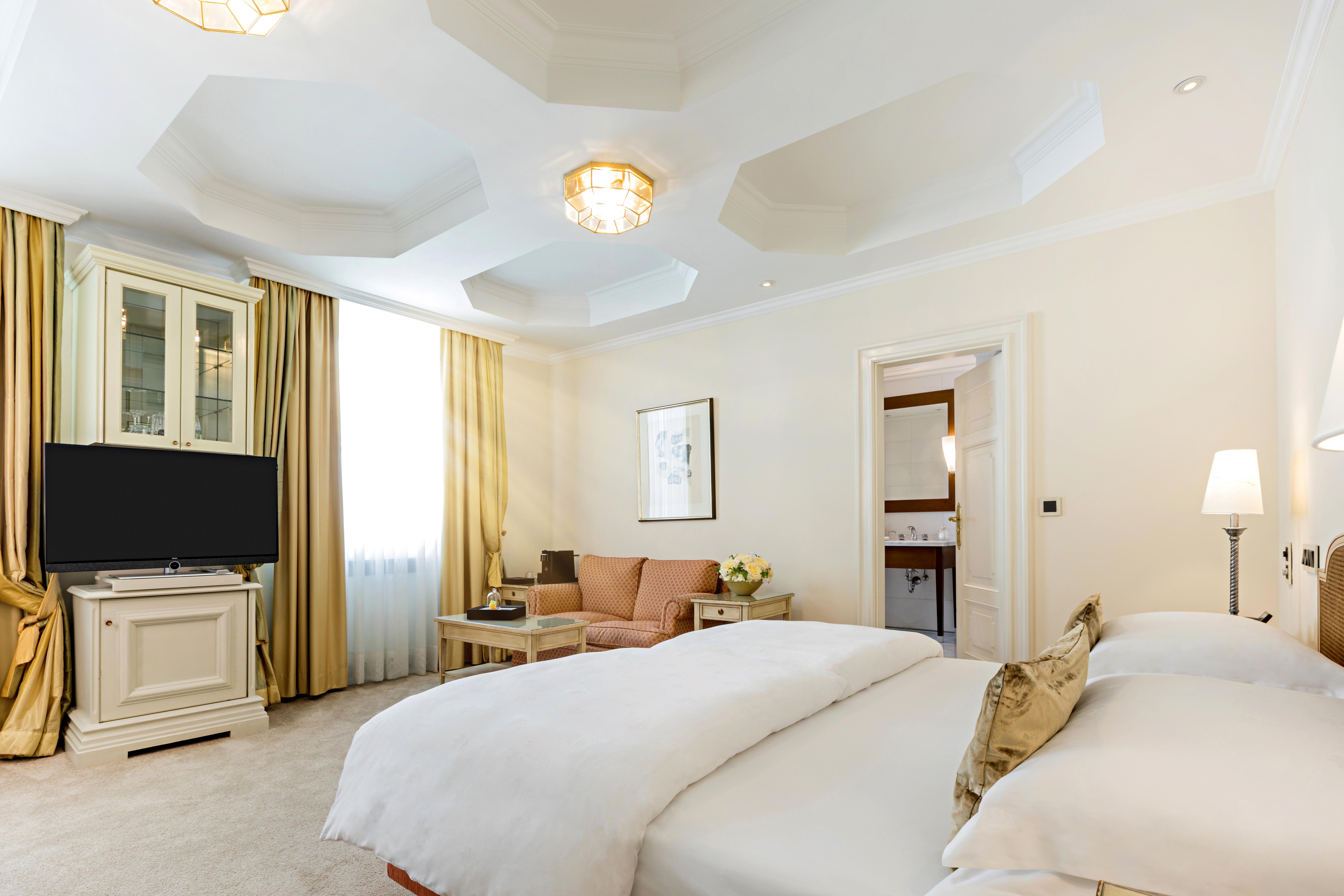 Excelsior Hotel Ernst Am Dom Köln Ngoại thất bức ảnh A suite at the hotel