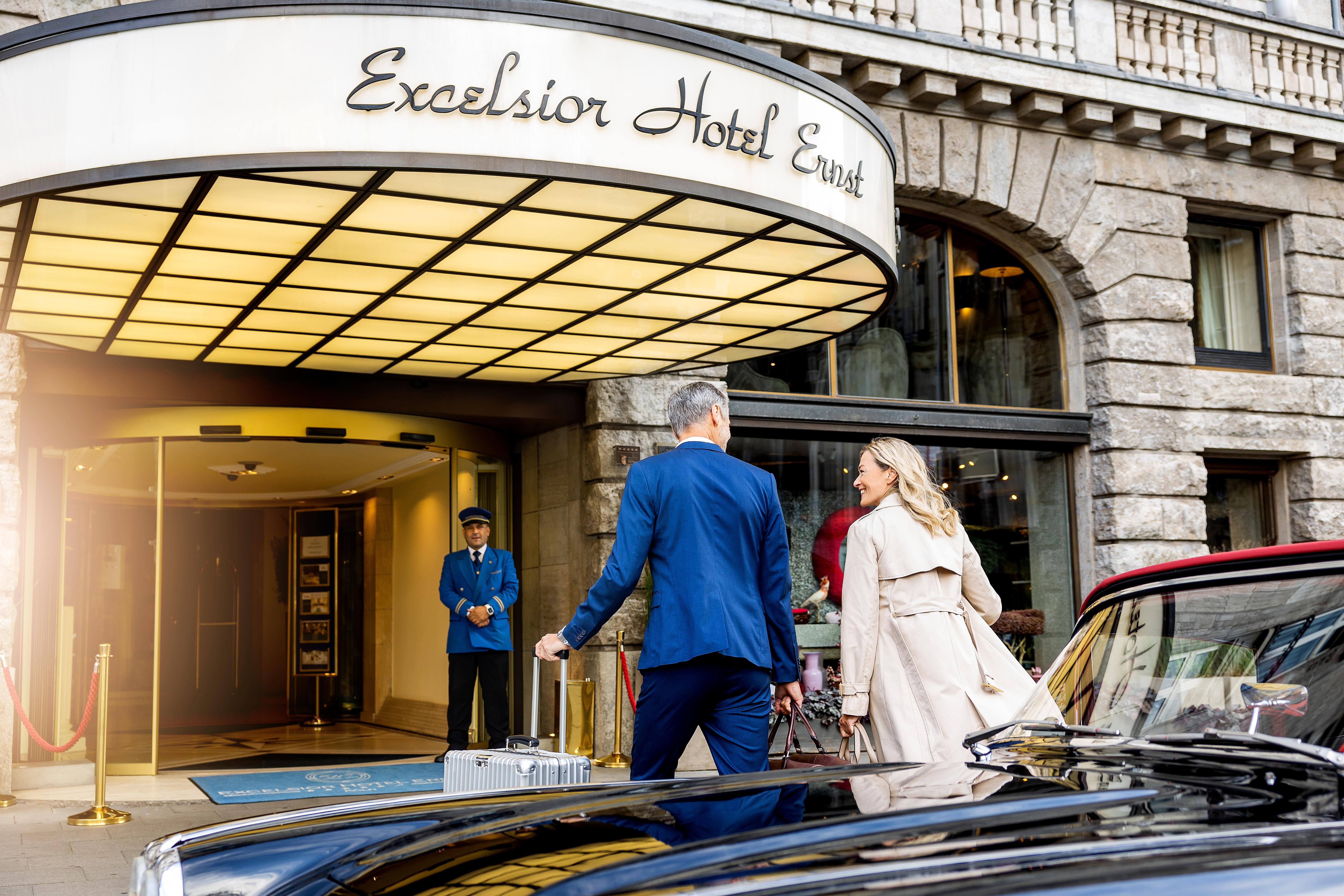 Excelsior Hotel Ernst Am Dom Köln Ngoại thất bức ảnh Entrance of the hotel